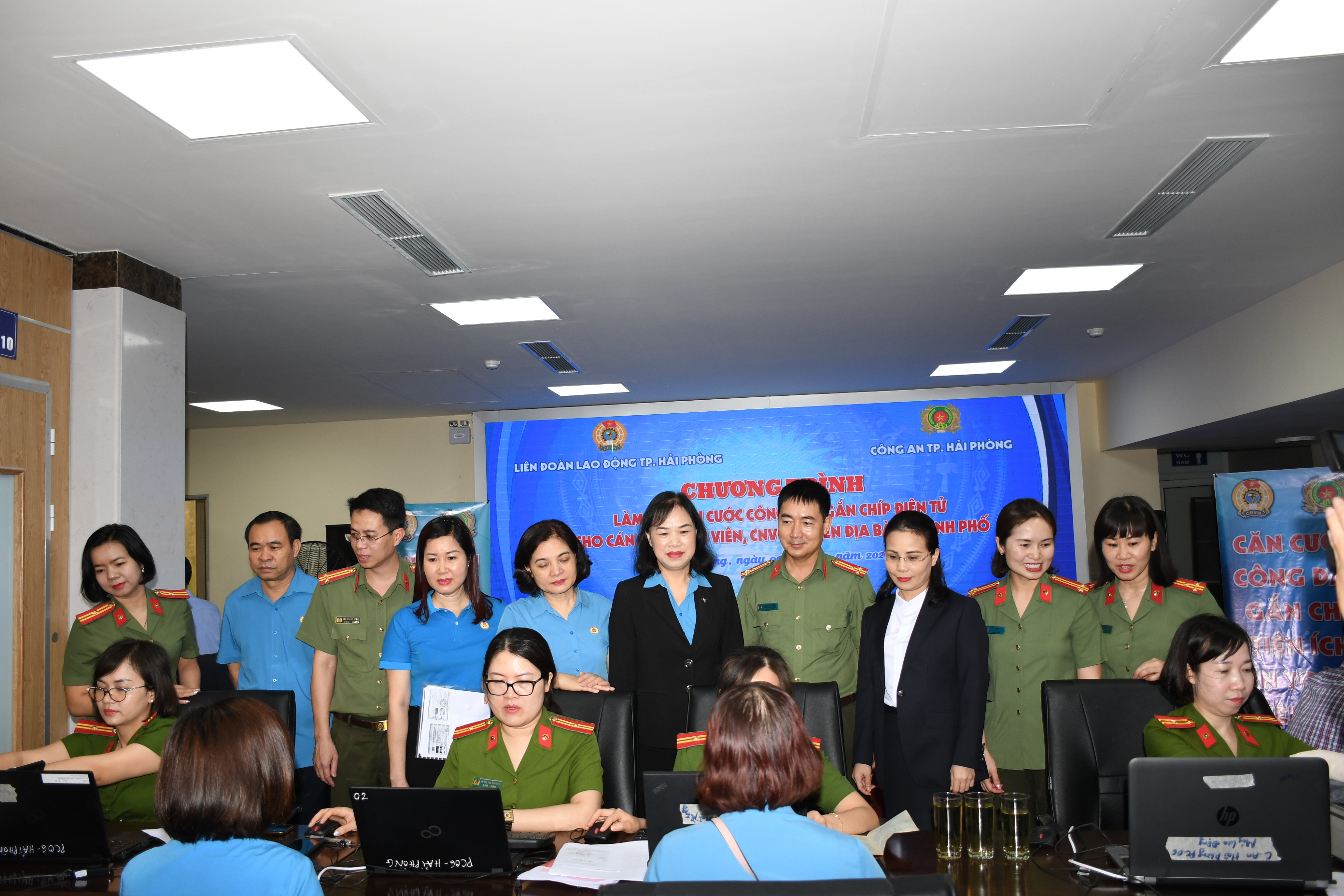 Công đoàn CATP: Tổ chức Chương trình cấp CCCD gắn chíp điện tử cho đoàn viên Công đoàn